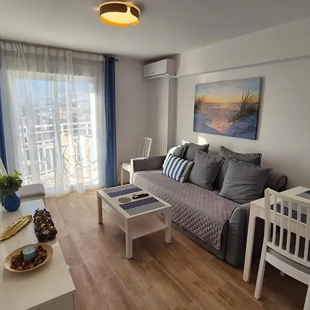 Blue Oasis Sea And Mountain Panorama Appartement